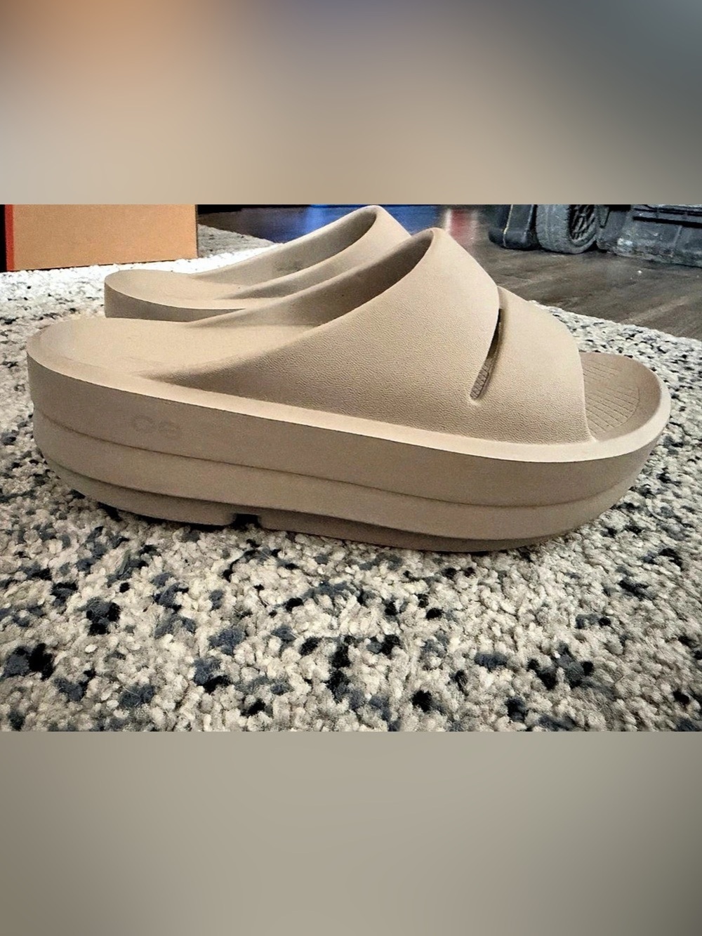 OOFOS OOahh Sport Flex Platform Slide Sandals Beige US 8